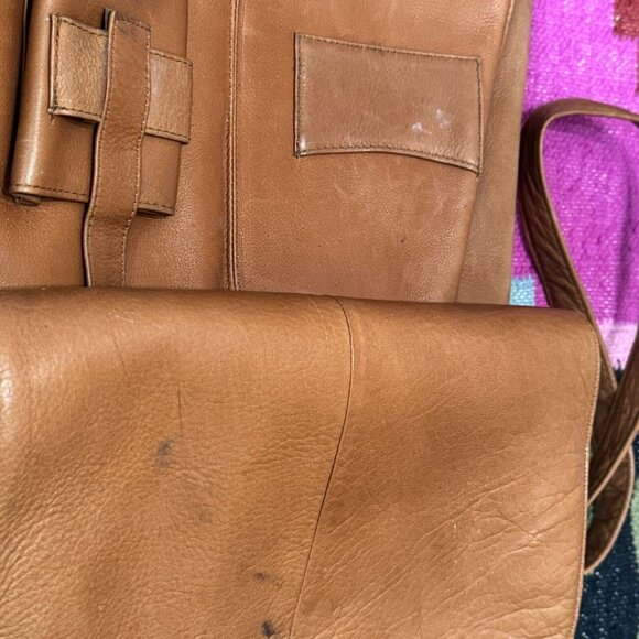 Le Donne Leather Vertical Flap Over Backpack/Shoulder/Crossbody Bag, Tan - Picture 13 of 15